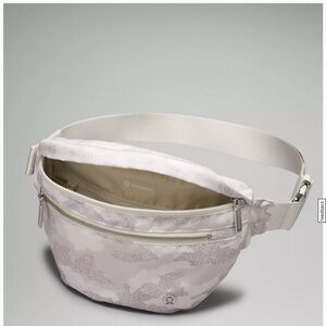 lululemon City Adventurer Belt Bag Heritage Camo Yogo White Opal Multi 2.5L NWT